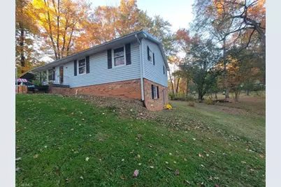 2305 Wilcox Drive, Greensboro, NC 27405 - Photo 2