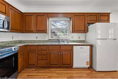 707 Willowmoore Avenue, Thomasville, NC 27360 - Photo 10