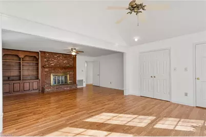 707 Willowmoore Avenue, Thomasville, NC 27360 - Photo 18