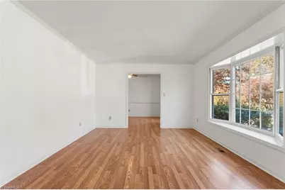 707 Willowmoore Avenue, Thomasville, NC 27360 - Photo 6