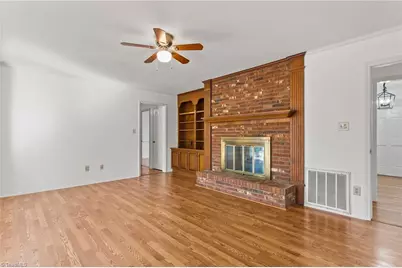 707 Willowmoore Avenue, Thomasville, NC 27360 - Photo 16