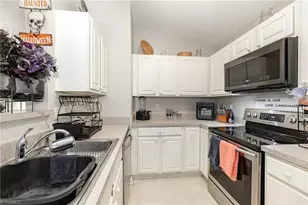 3698 Cotswold Ave, Greensboro, NC 27410 - Photo 10