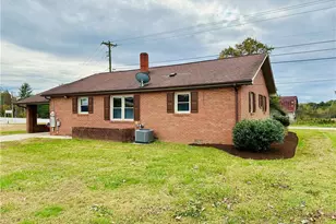 3028 Sparta Rd, North Wilkesboro, NC 28659 - Photo 6