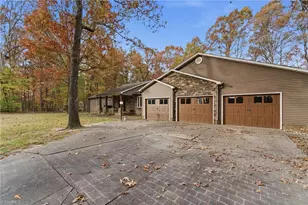 124 Ridgeway Ln, Lexington, NC 27295 - Photo 2