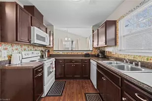 921 Norton St, High Point, NC 27263 - Photo 8