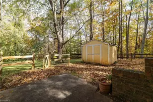 10 Dunnberry Ct, Greensboro, NC 27455 - Photo 32