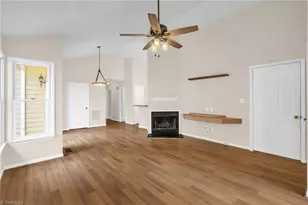 10 Dunnberry Ct, Greensboro, NC 27455 - Photo 6