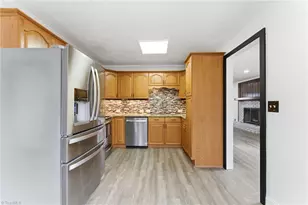 2540 Lockwood Dr, Winston-Salem, NC 27103 - Photo 8