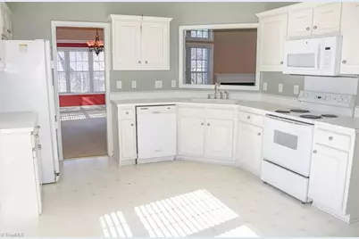 7 Drakestone Court, Greensboro, NC 27455 - Photo 6