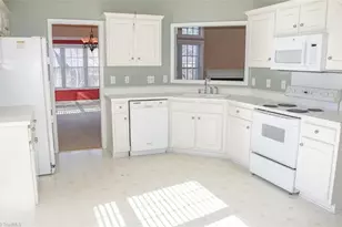 7 Drakestone Ct, Greensboro, NC 27455 - Photo 6