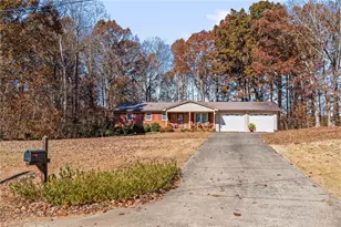 423 Watford Rd, Thomasville, NC 27360 - Photo 2