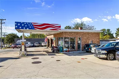 204 S Main Street, King, NC 27021 - Photo 2