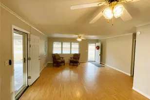 1142 Liberty Dr, Thomasville, NC 27360 - Photo 4