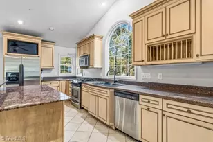 2311 Fernwood Dr, Greensboro, NC 27408 - Photo 18