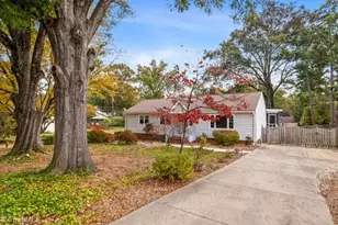 2311 Fernwood Dr, Greensboro, NC 27408 - Photo 2