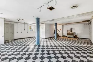 2311 Fernwood Dr, Greensboro, NC 27408 - Photo 34