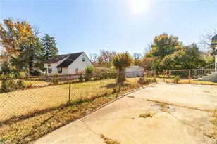 1514 Summit Ave, Greensboro, NC 27405 - Photo 24