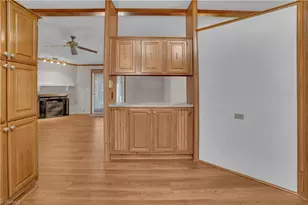 5507 Bridgeway Dr, Greensboro, NC 27406 - Photo 10