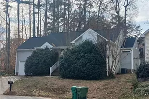 4034 Sherry Ct, Jamestown, NC 27282 - Photo 4