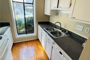 2607 Cottage Pl, Greensboro, NC 27455 - Photo 6