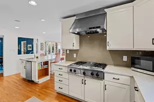 3011 Round Hill Rd, Greensboro, NC 27408 - Photo 14