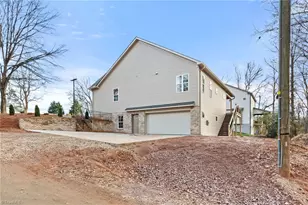 194 N Peace Haven Rd, Winston-Salem, NC 27104 - Photo 40