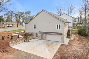 194 N Peace Haven Rd, Winston-Salem, NC 27104 - Photo 44