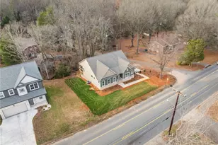 194 N Peace Haven Rd, Winston-Salem, NC 27104 - Photo 42