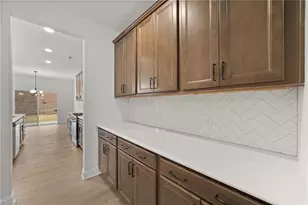 2383 Robbins Perch W Ct, Kernersville, NC 27284 - Photo 8