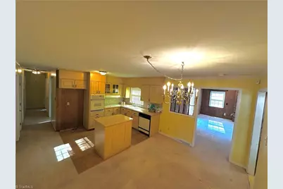 1103 Glynis Lane, Greensboro, NC 27406 - Photo 8