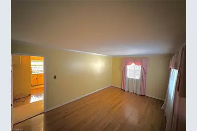 1103 Glynis Lane, Greensboro, NC 27406 - Photo 4