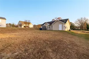 3565 Cortland Dr, Winston-Salem, NC 27105 - Photo 26