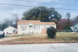 810 Walker St, Reidsville, NC 27320 - Photo 4