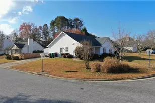 1018 Havenridge Dr, High Point, NC 27265 - Photo 2