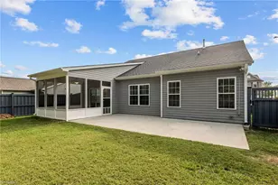 4572 River Gate Dr, Clemmons, NC 27012 - Photo 2