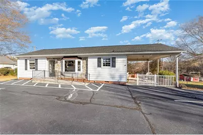 317 E King Street, King, NC 27021 - Photo 2