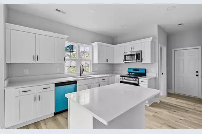 506 Greenwood Drive, High Point, NC 27262 - Photo 12