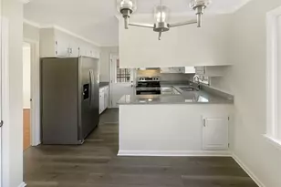 2821 Edgewood Ave, Burlington, NC 27215 - Photo 2