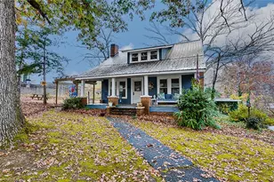 131 N Middleton St, Robbins, NC 27325 - Photo 1