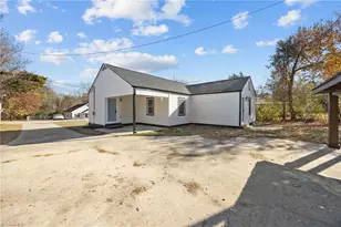 104 Howard St, Thomasville, NC 27360 - Photo 34