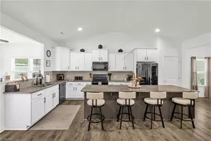 127 Centerpiece Dr, High Point, NC 27265 - Photo 12