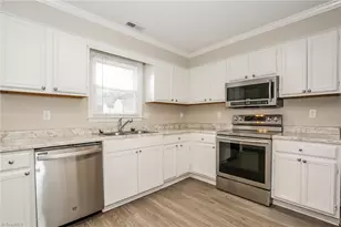 2436 Dewberry Farm Ln, Kernersville, NC 27284 - Photo 8