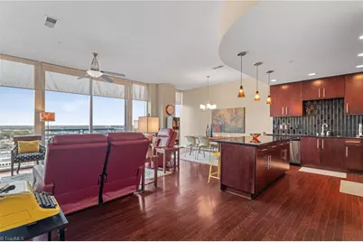 201 N Elm Street #1207, Greensboro, NC 27401 - Photo 4