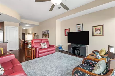 201 N Elm Street #1207, Greensboro, NC 27401 - Photo 8