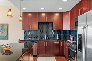 201 N Elm St, Greensboro, NC 27401 - Photo 16