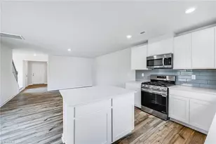 172 Plumtree Ct, King, NC 27021 - Photo 10