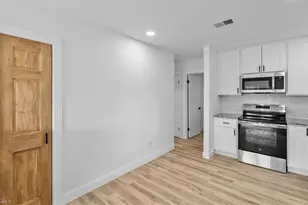 312 Spicewood Dr, Greensboro, NC 27405 - Photo 6