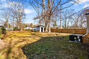 312 Spicewood Dr, Greensboro, NC 27405 - Photo 32