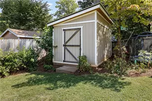 2119 Churchill Dr, Greensboro, NC 27410 - Photo 36