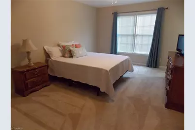 5021 Heathridge Terrace, Greensboro, NC 27410 - Photo 6
